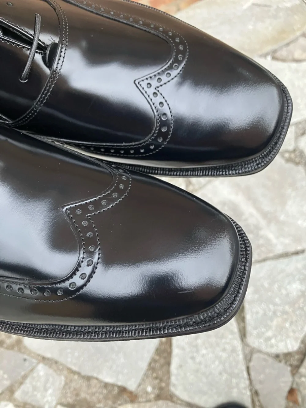 Johnston & Murphy Black Leather Wingtip Derby Shoes